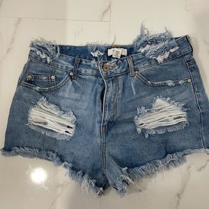 Forever 21 distressed denim jeans